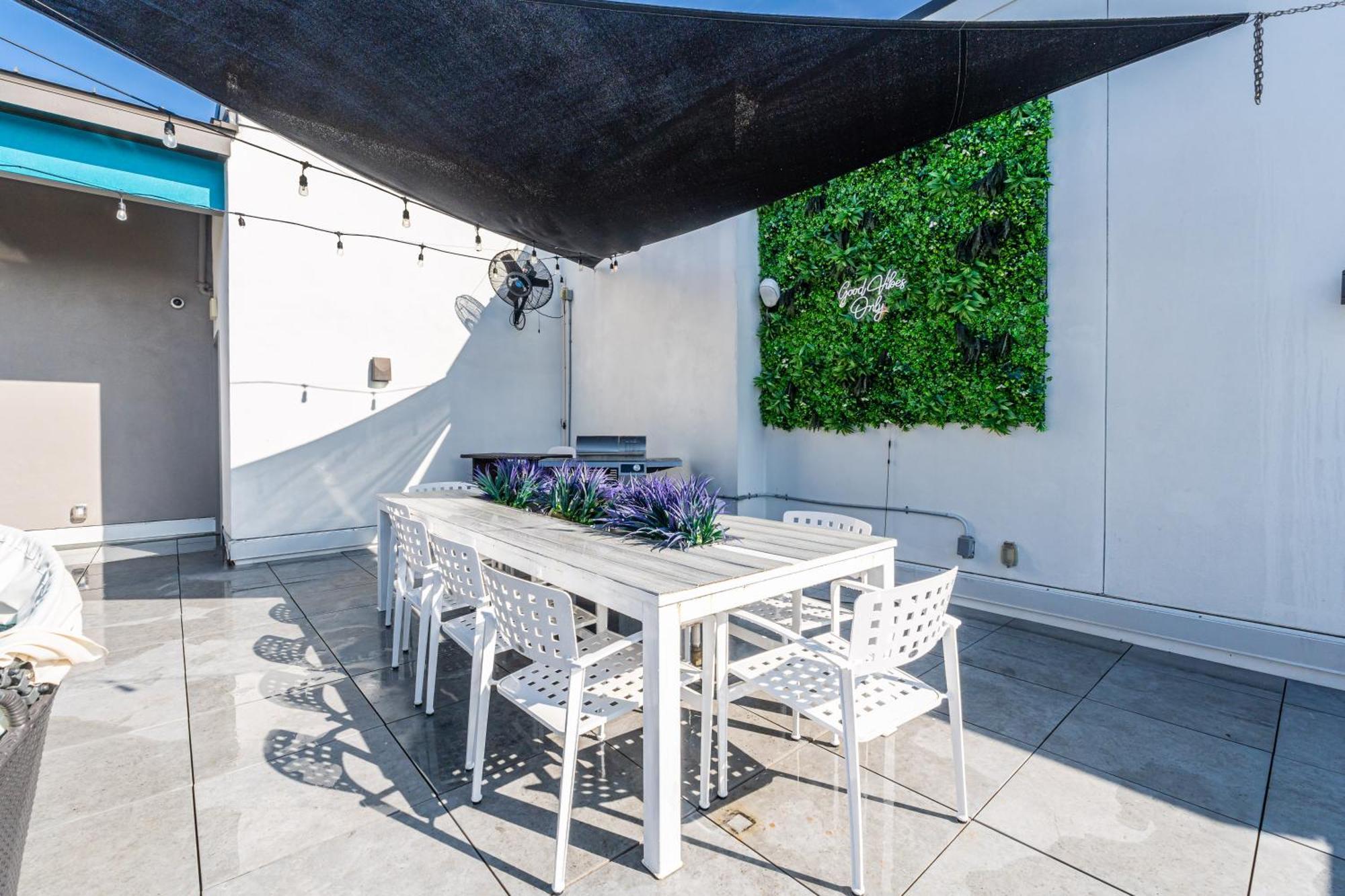 Apartament Tropicana Field 2 Bed In Dwtwn With Free Parking Sankt Petersburg Zewnętrze zdjęcie